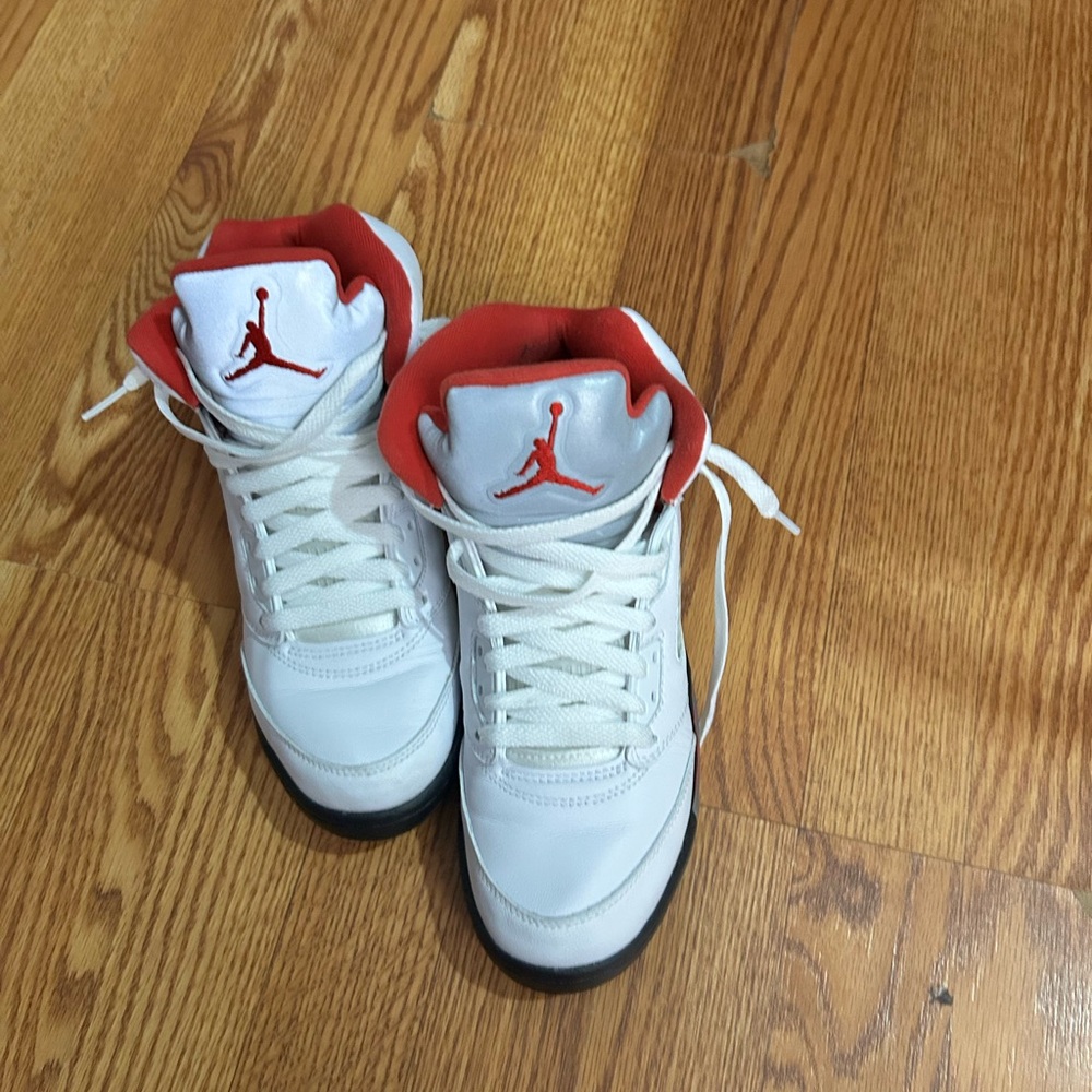 Jordan 5 Retro Fire Red Silver Tongue - Size 6.5 Youth/ 6.5 Men / 8 Women